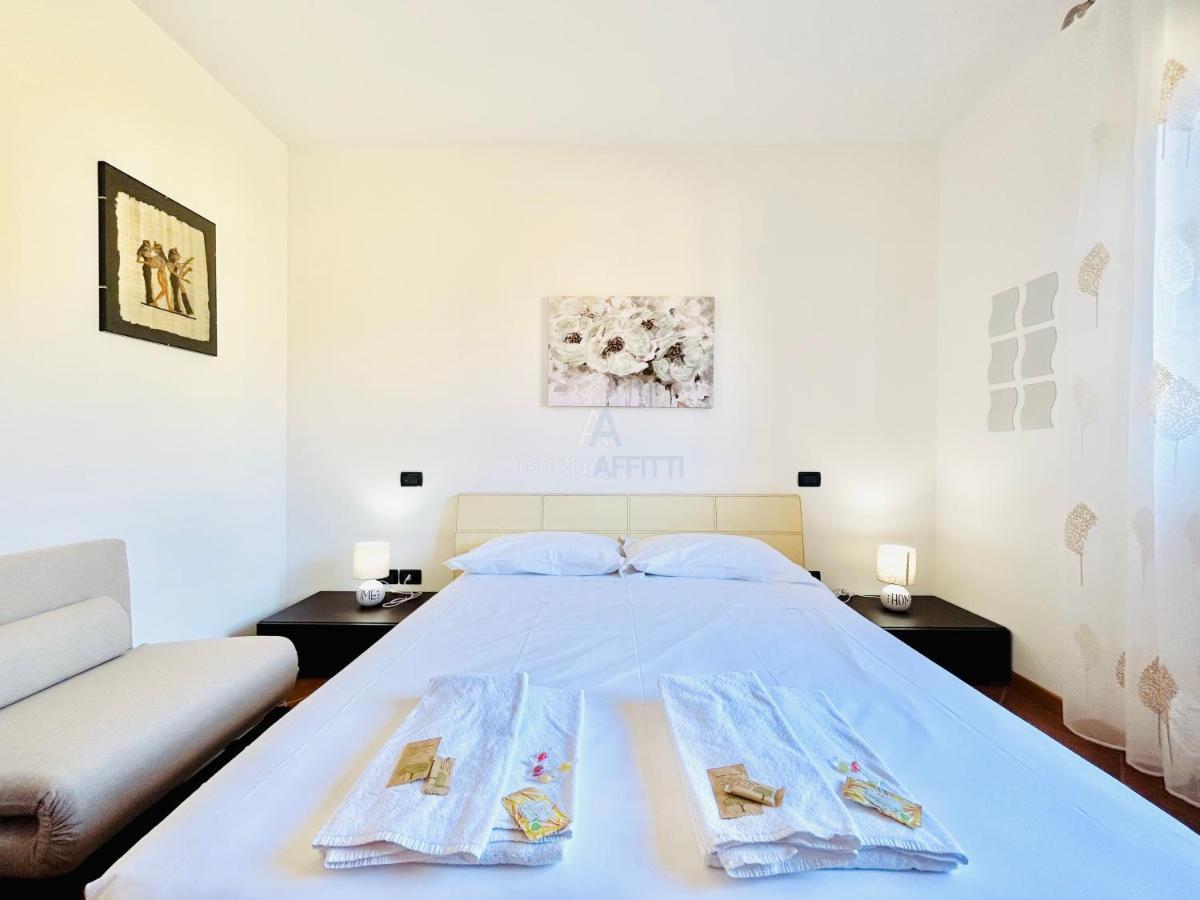 Artemide Apartment - A Soli 150M Dal Lago Di Garda 시르미오네 외부 사진