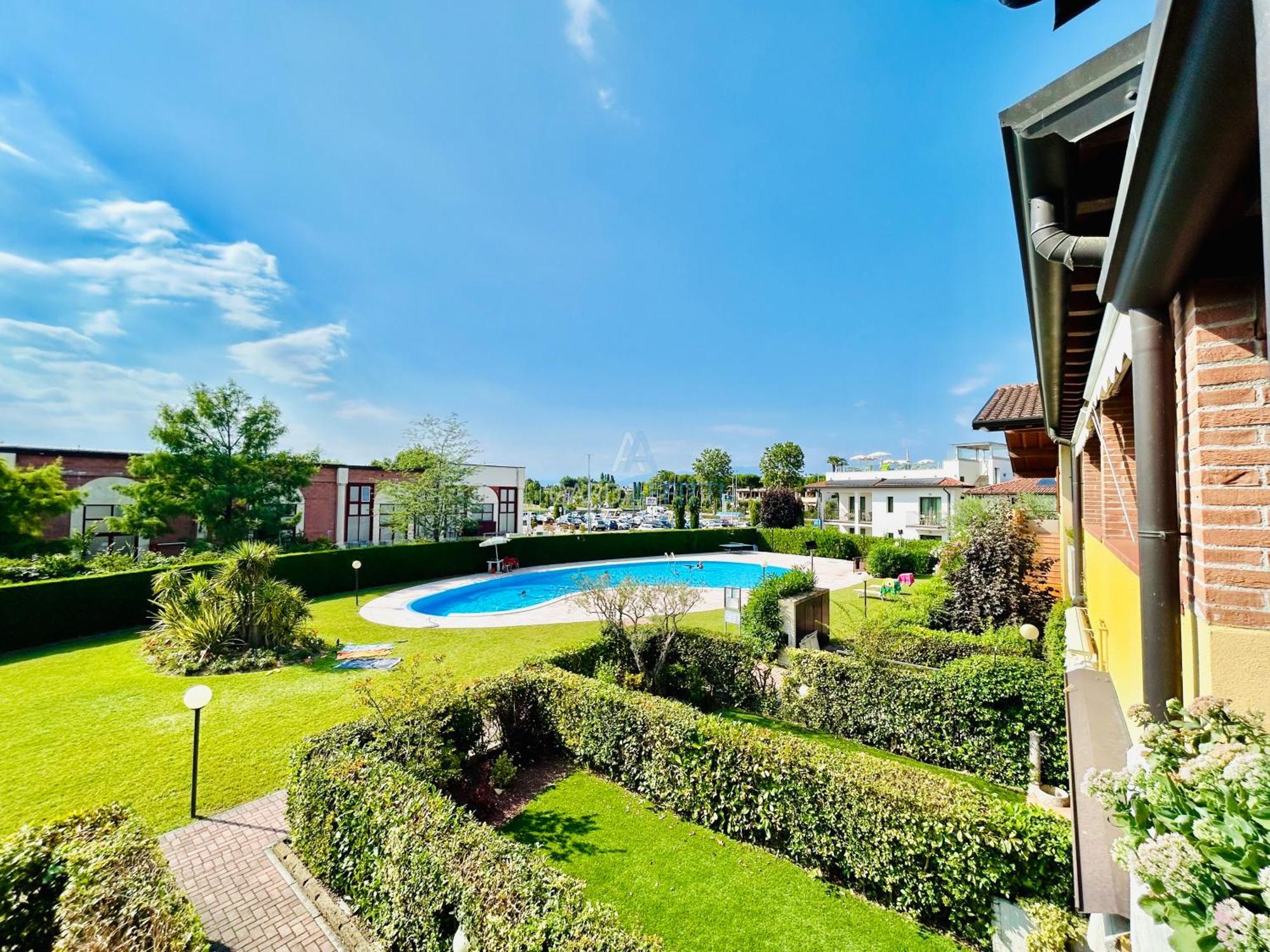Artemide Apartment - A Soli 150M Dal Lago Di Garda 시르미오네 외부 사진