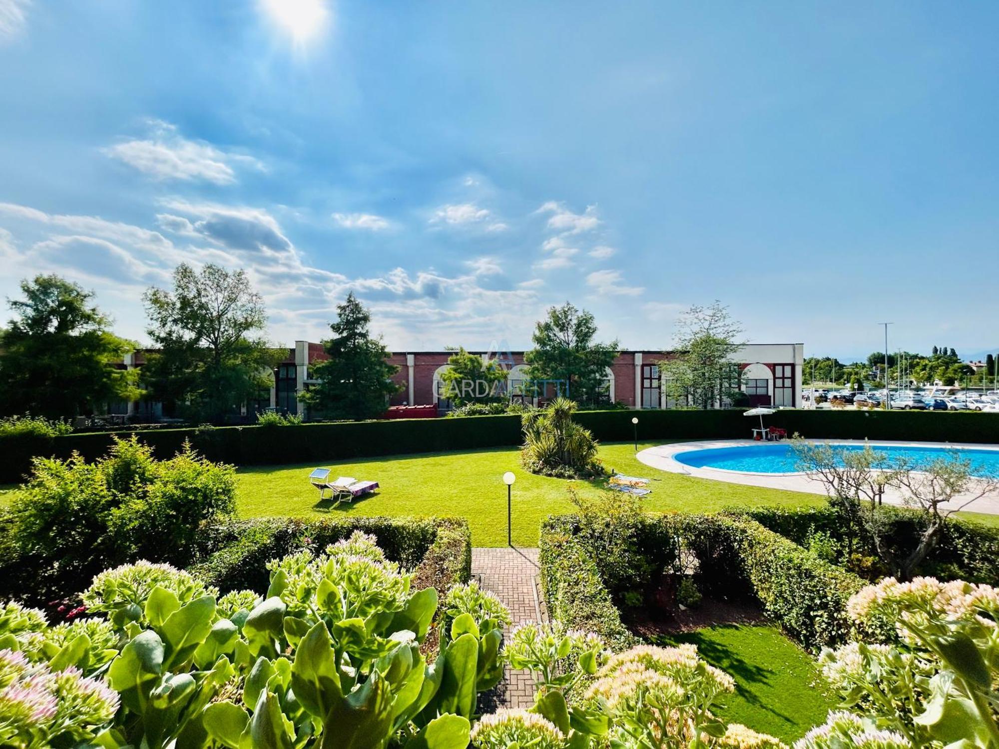 Artemide Apartment - A Soli 150M Dal Lago Di Garda 시르미오네 외부 사진