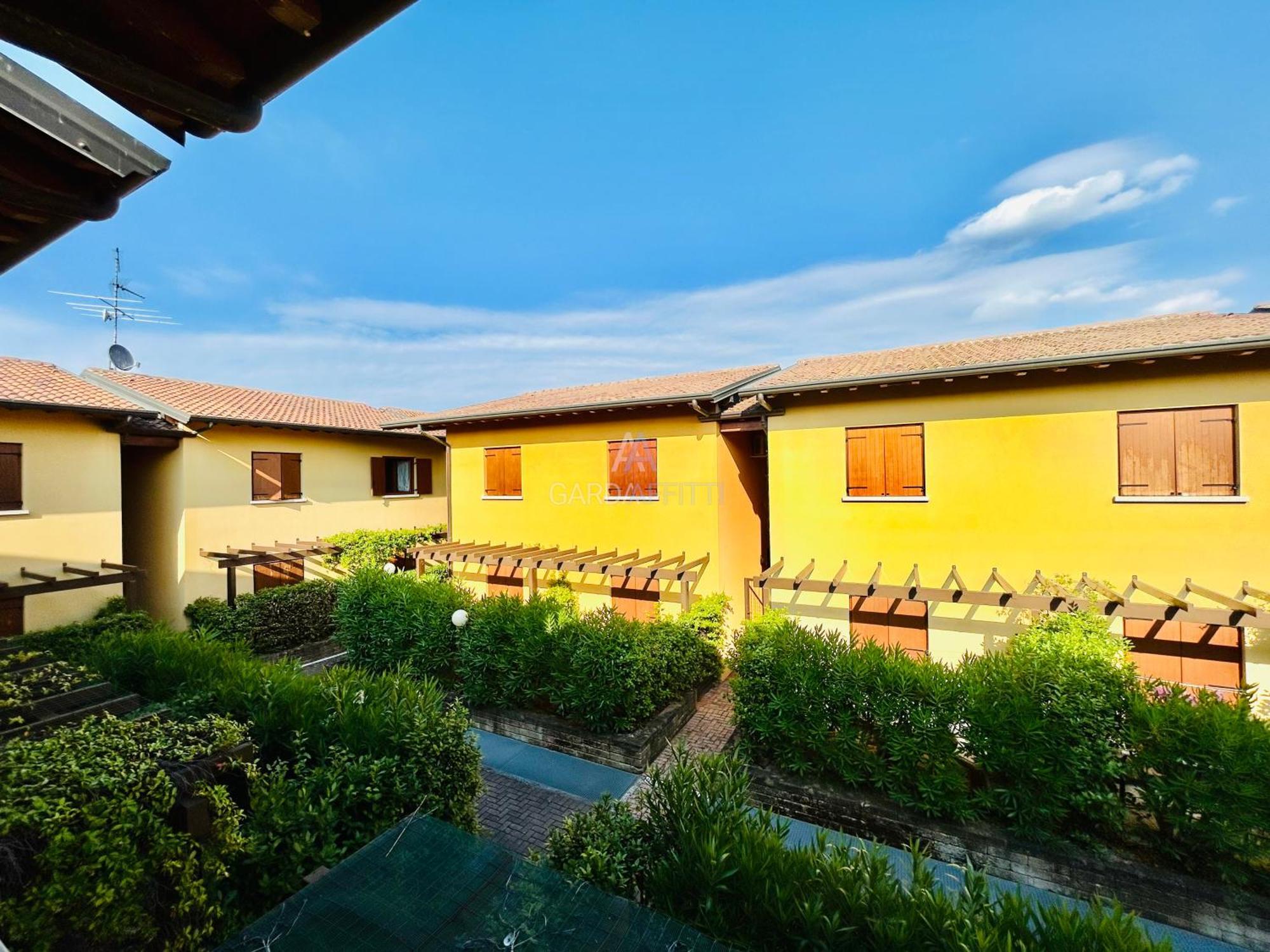 Artemide Apartment - A Soli 150M Dal Lago Di Garda 시르미오네 외부 사진