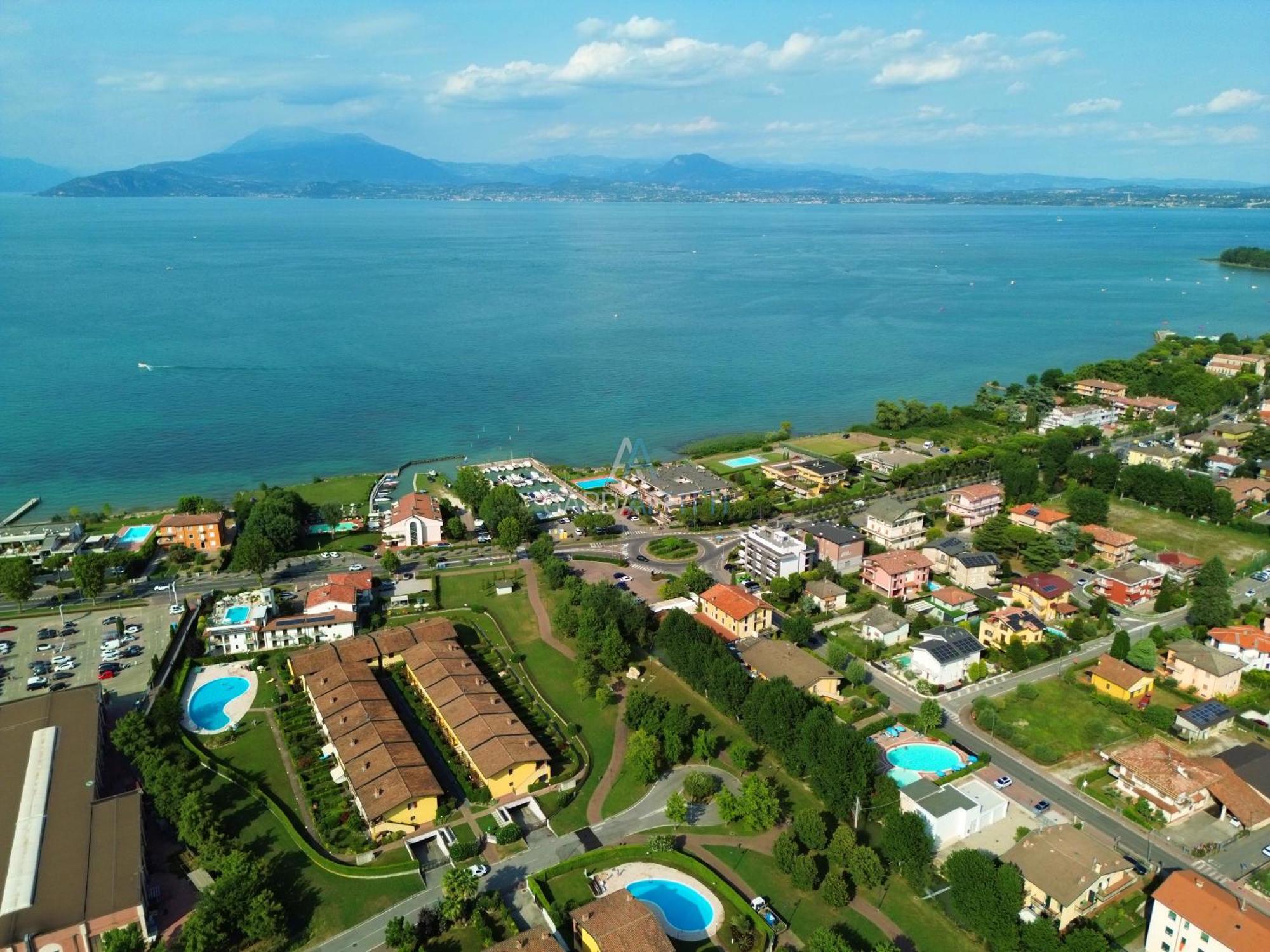 Artemide Apartment - A Soli 150M Dal Lago Di Garda 시르미오네 외부 사진